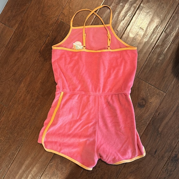 Girls Roxy romper. Terry cloth material. Great condition. Size 10 - Picture 3 of 4